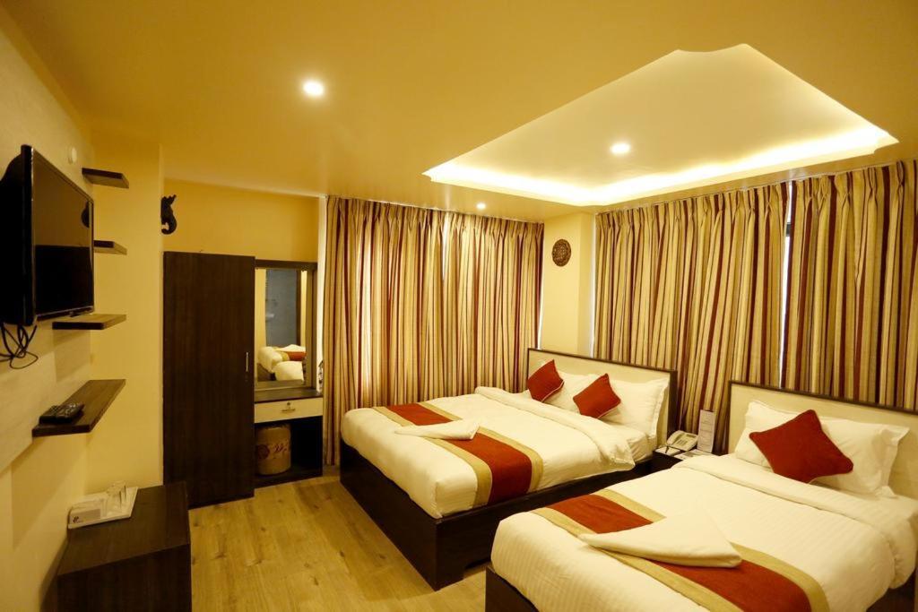 Hotel Tulip Near Delhi Airport นิวเดลี ภายนอก รูปภาพ